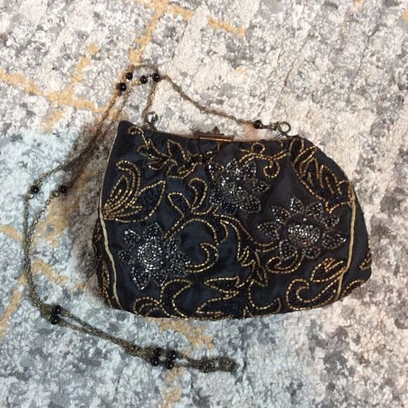 CHRISTIANA BEADED EVENING BAG W/FLOWER CLASP! EUC! - Picture 3 of 5